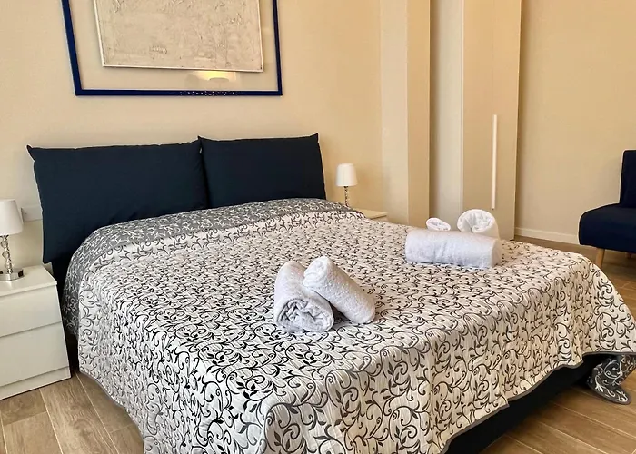 F&F Rooms
